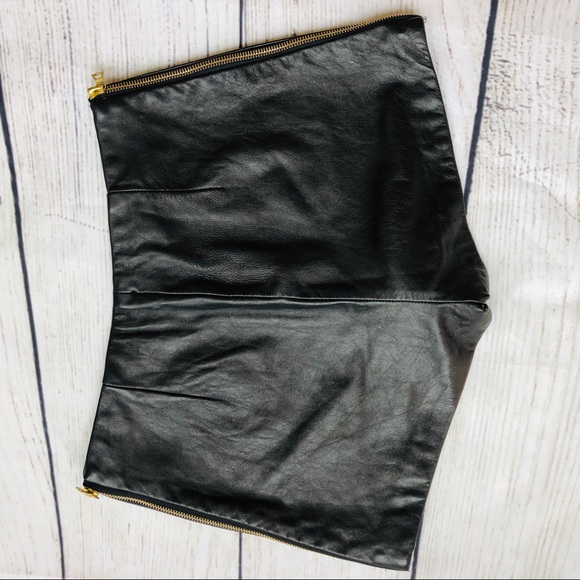 KOLAE high rise leather shorts with side slippers - Picture 3 of 5